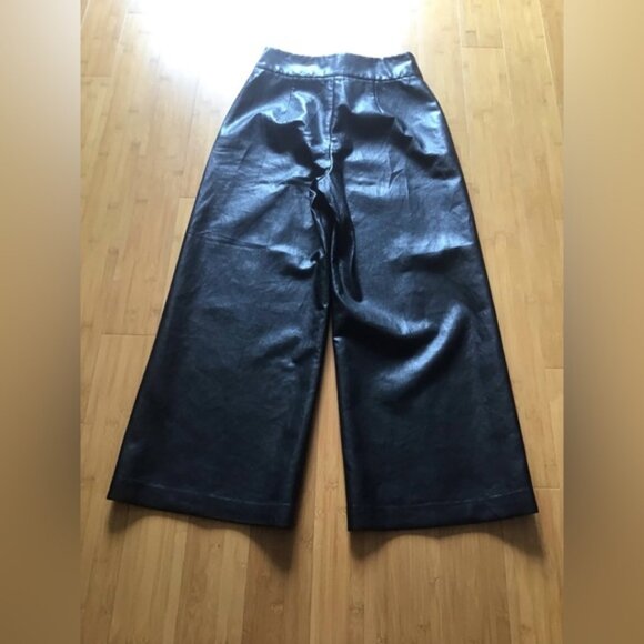 NWOT Aritzia Wilfred Gondola PantHigh-waisted, vegan leather culottes - Picture 3 of 6